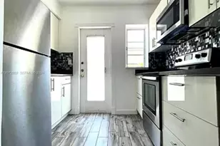 500 77th St, Miami Beach, FL 33141 - Photo 9
