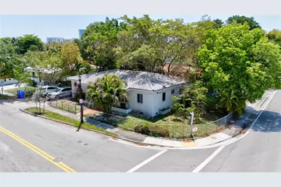 2 NE 45th St #4, Miami, FL 33137 - Photo 11