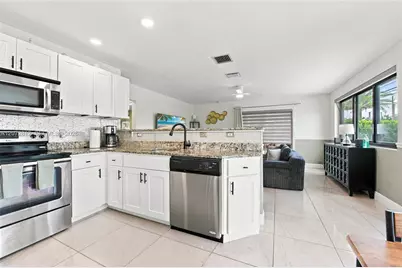 2616 NE 6th Ave, Wilton Manors, FL 33334 - Photo 9