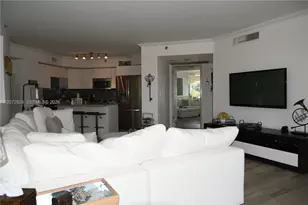 1000 E Island Blvd, Aventura, FL 33160 - Photo 17