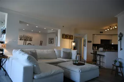 1000 E Island Blvd #303, Aventura, FL 33160 - Photo 3