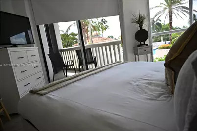 1000 E Island Blvd #303, Aventura, FL 33160 - Photo 15