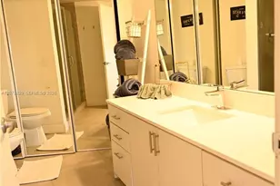 1000 E Island Blvd, Aventura, FL 33160 - Photo 45