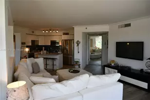 1000 E Island Blvd, Aventura, FL 33160 - Photo 11