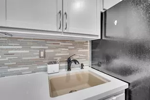 200 Leslie Dr, Hallandale Beach, FL 33009 - Photo 25