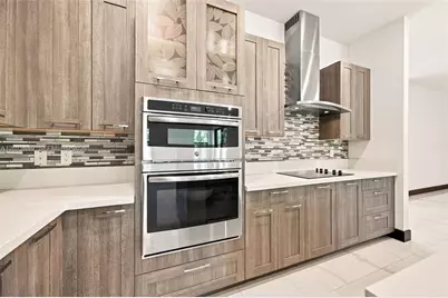 8875 NW 161st Ter, Miami Lakes, FL 33018 - Photo 11