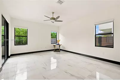 8875 NW 161st Ter, Miami Lakes, FL 33018 - Photo 7