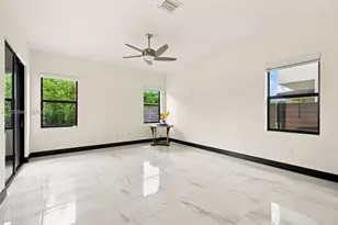 8875 NW 161st Terrace, Miami Lakes, FL 33018 - Photo 7