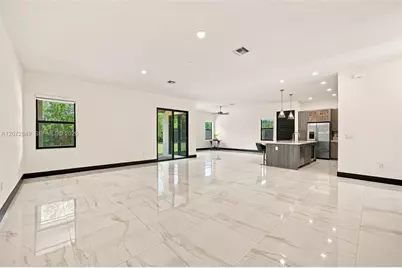 8875 NW 161st Ter, Miami Lakes, FL 33018 - Photo 5