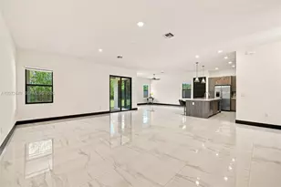 8875 NW 161st Terrace, Miami Lakes, FL 33018 - Photo 5