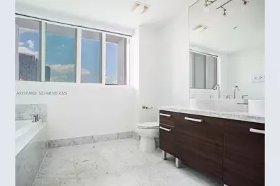 244 Biscayne Blvd #1202, Miami, FL 33132 - Photo 21