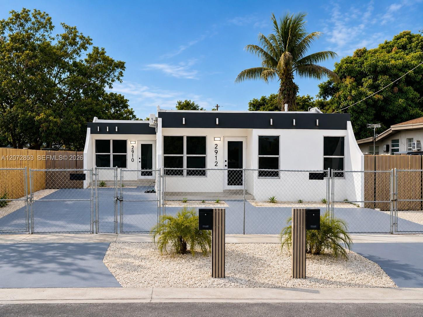 2912 NW 32nd St - 2912 NW 32nd St, Miami, FL 33142 Luxury Property | Jose Angel Pina