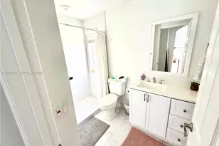 16747 NW 10th St, Pembroke Pines, FL 33028 - Photo 7
