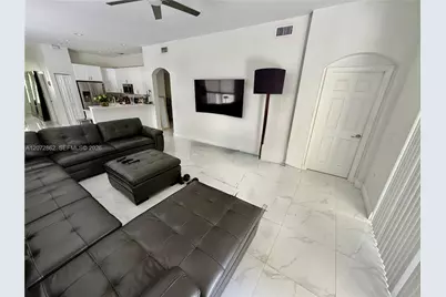 16747 NW 10th St, Pembroke Pines, FL 33028 - Photo 9