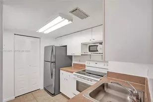 770 Claughton Island Dr, Miami, FL 33131 - Photo 11