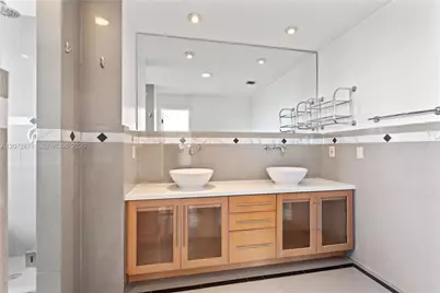 1000 Venetian Way #301/303, Miami, FL 33139 - Photo 29