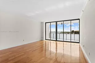 1000 Venetian Way, Miami, FL 33139 - Photo 17