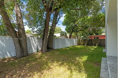 1629 NW 40th St, Miami, FL 33142 - Photo 17