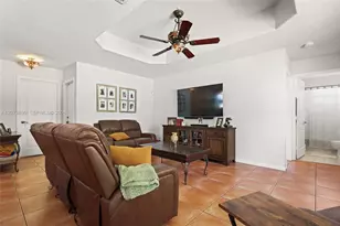 15867 SW 44th St, Miami, FL 33185 - Photo 9