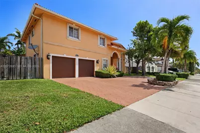 15867 SW 44th St, Miami, FL 33185 - Photo 3