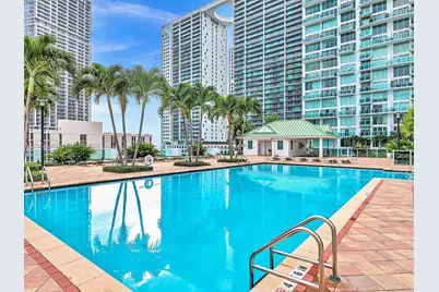 31 SE 5th St #909, Miami, FL 33131 - Photo 25