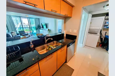 31 SE 5th St #909, Miami, FL 33131 - Photo 5