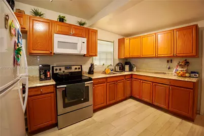 3085 & 3083 SW 17th St, Miami, FL 33145 - Photo 9