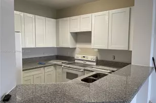 321 SW 120th Ave, Pembroke Pines, FL 33025 - Photo 3