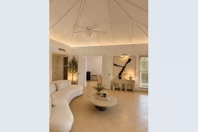 5700 White Hickory Cir, Tamarac, FL 33319 - Photo 9