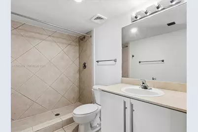 7600 Collins Ave #703, Miami Beach, FL 33141 - Photo 29