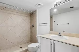 7600 Collins Ave, Miami Beach, FL 33141 - Photo 29