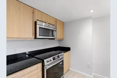 7600 Collins Ave #703, Miami Beach, FL 33141 - Photo 15