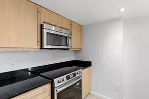 7600 Collins Ave, Miami Beach, FL 33141 - Photo 15