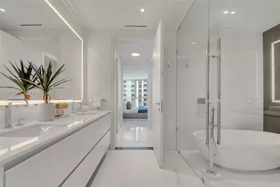 300 Biscayne Boulevard Way #2902E, Miami, FL 33131 - Photo 29
