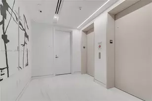 300 Biscayne Blvd Way, Miami, FL 33131 - Photo 3