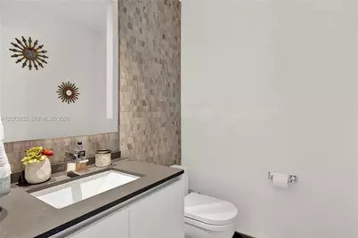 68 SE 6th St #1207, Miami, FL 33131 - Photo 17