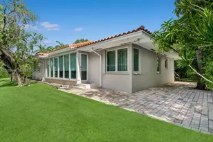 8901 Hawthorne Ave, Surfside, FL 33154 - Photo 21