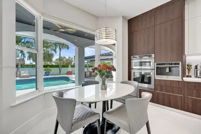 11390 SW 30th St, Miami, FL 33165 - Photo 15