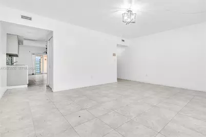 7407 Big Cypress Dr, Miami Lakes, FL 33014 - Photo 15