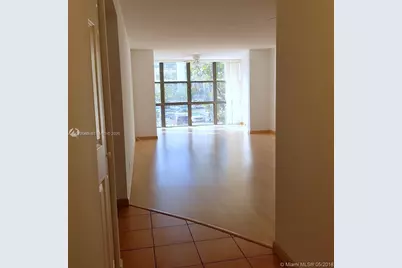 1000 Parkview Dr #216, Hallandale Beach, FL 33009 - Photo 5