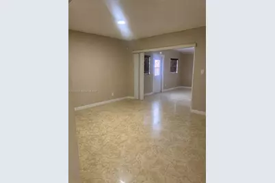 19727  NW 84  Th Pl, Hialeah, FL 33015 - Photo 5