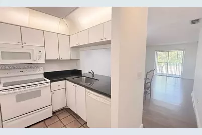 10361 NW 11th St #203, Pembroke Pines, FL 33026 - Photo 3