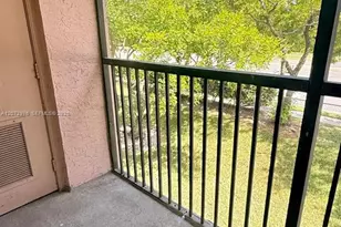 10452 NW 10th St, Pembroke Pines, FL 33026 - Photo 11