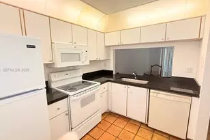 10452 NW 10th St, Pembroke Pines, FL 33026 - Photo 5