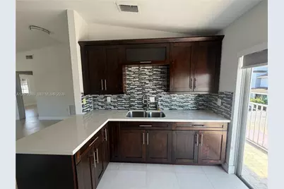 7040 NW 173rd Dr #1706, Hialeah, FL 33015 - Photo 9