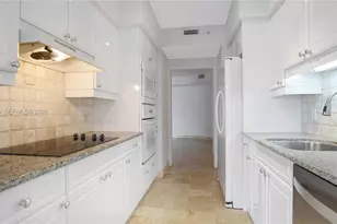 4775 Collins Ave, Miami Beach, FL 33140 - Photo 27
