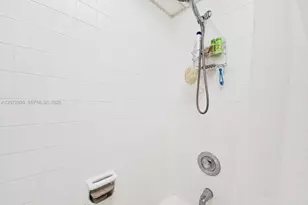 6980 NW 186th St, Hialeah, FL 33015 - Photo 23