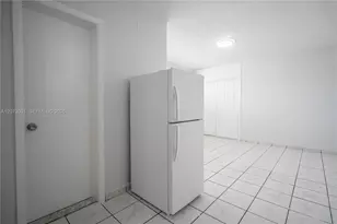 1940 Bay Dr, Miami Beach, FL 33141 - Photo 5