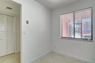 231 Lakeview Dr, Weston, FL 33326 - Photo 5