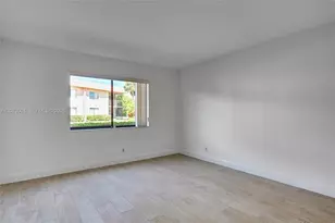 231 Lakeview Dr, Weston, FL 33326 - Photo 17